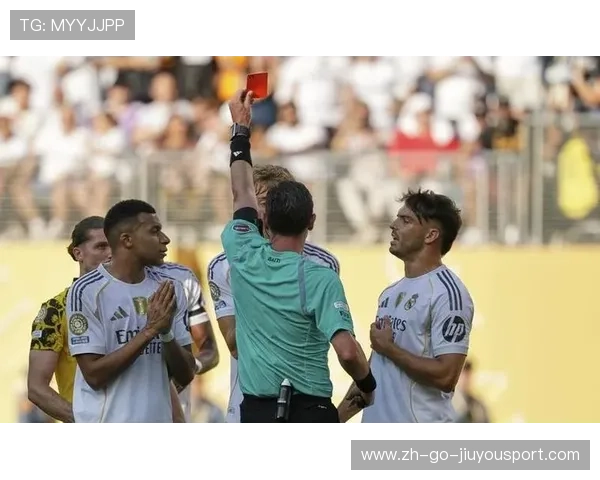 皇马瞄准拜仁26岁中卫，2进2出重建方案曝光，皇马 中卫